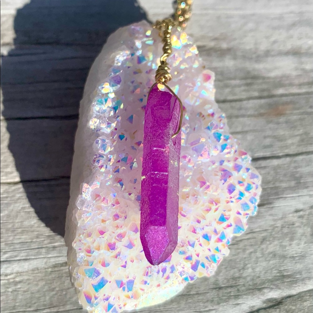Purple Aura Quartz Gold Necklace - Picture 3 of 6